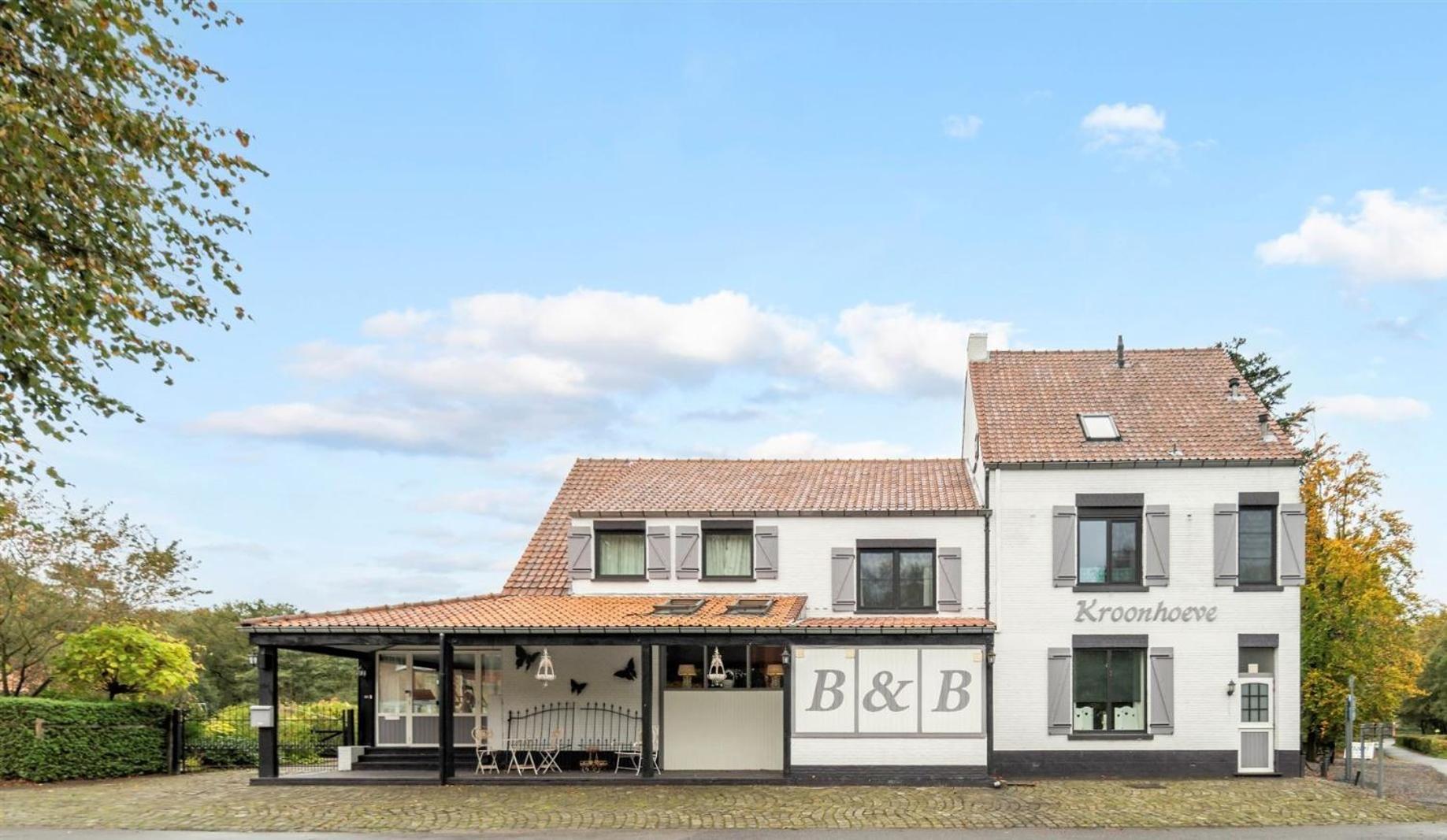 B&B De Kroonhoeve เบริงเกน ภายนอก รูปภาพ