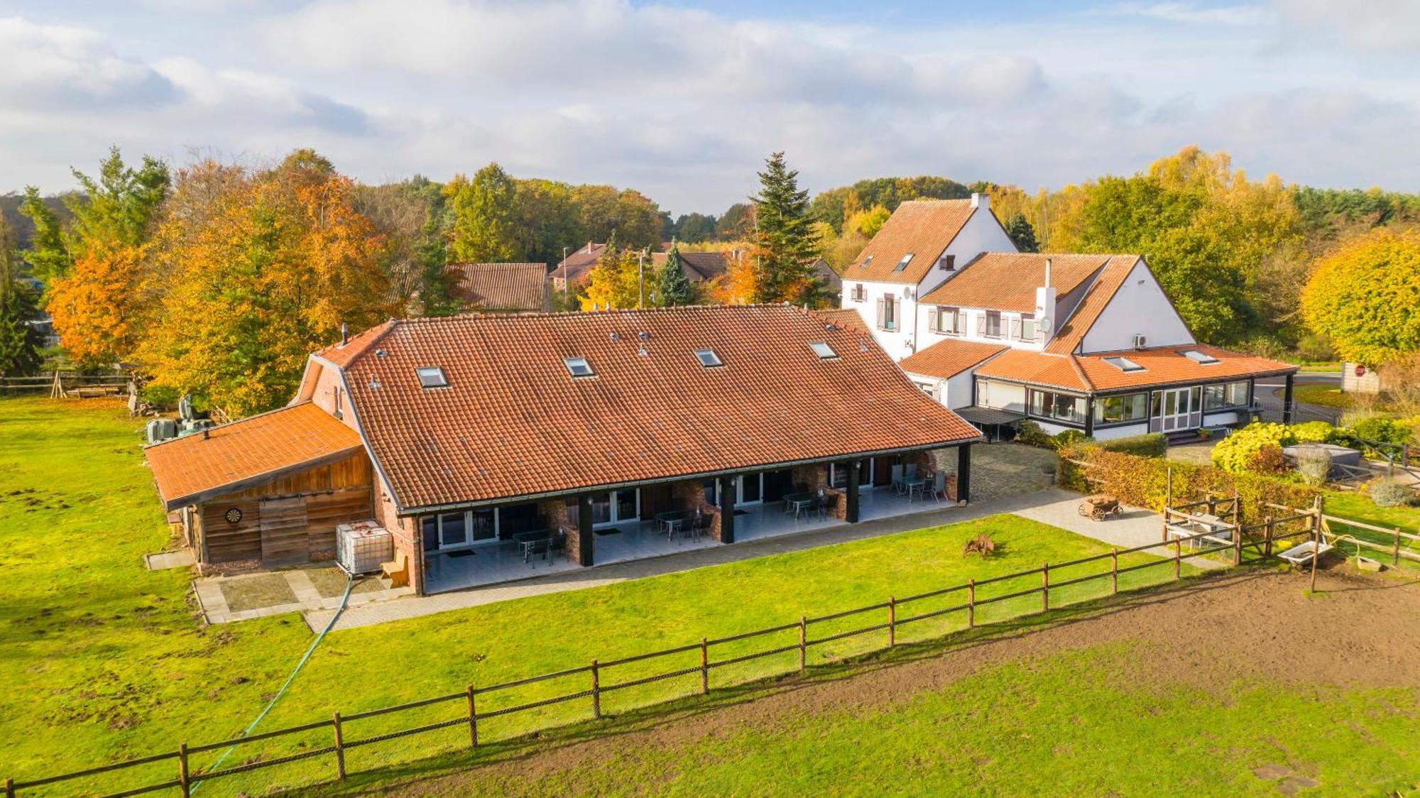 B&B De Kroonhoeve เบริงเกน ภายนอก รูปภาพ