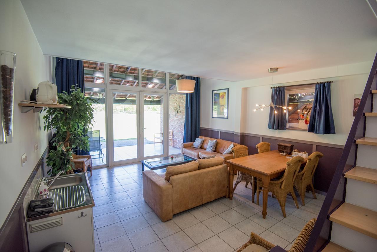 B&B De Kroonhoeve เบริงเกน ภายนอก รูปภาพ